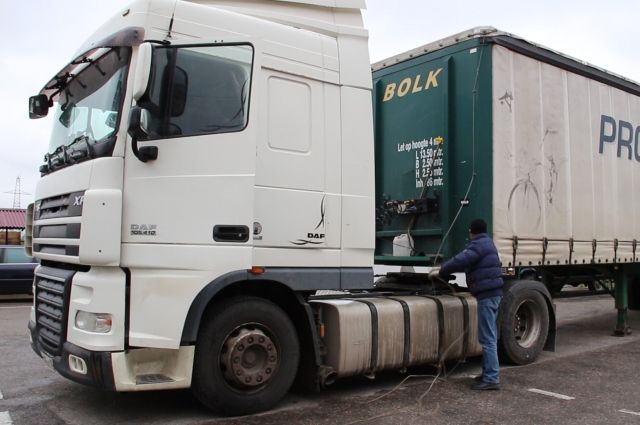 Польские пограничники отобрали грузовик у жителя Калининградской области. 