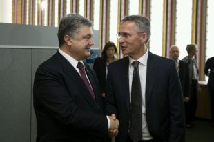 Генсек НАТО получил письмо от Порошенко с просьбой о плане действий