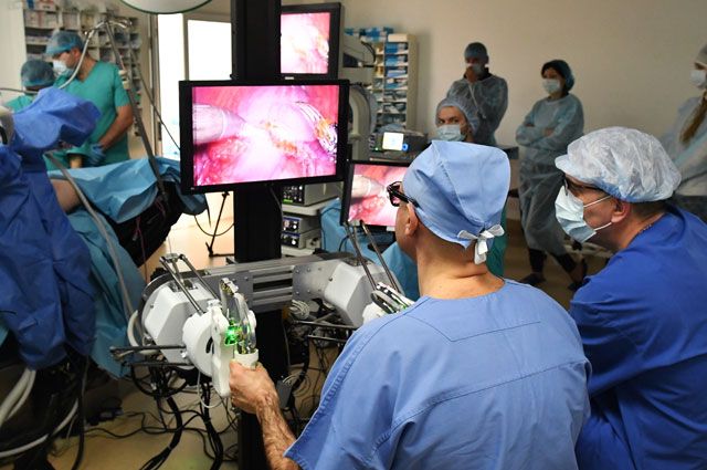 Высочайшая точность робота-хирурга уменьшит риск послеоперационных осложнений.