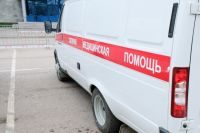 В Прокопьевске перевернулась «скорая помощь», 4 человека травмированы.