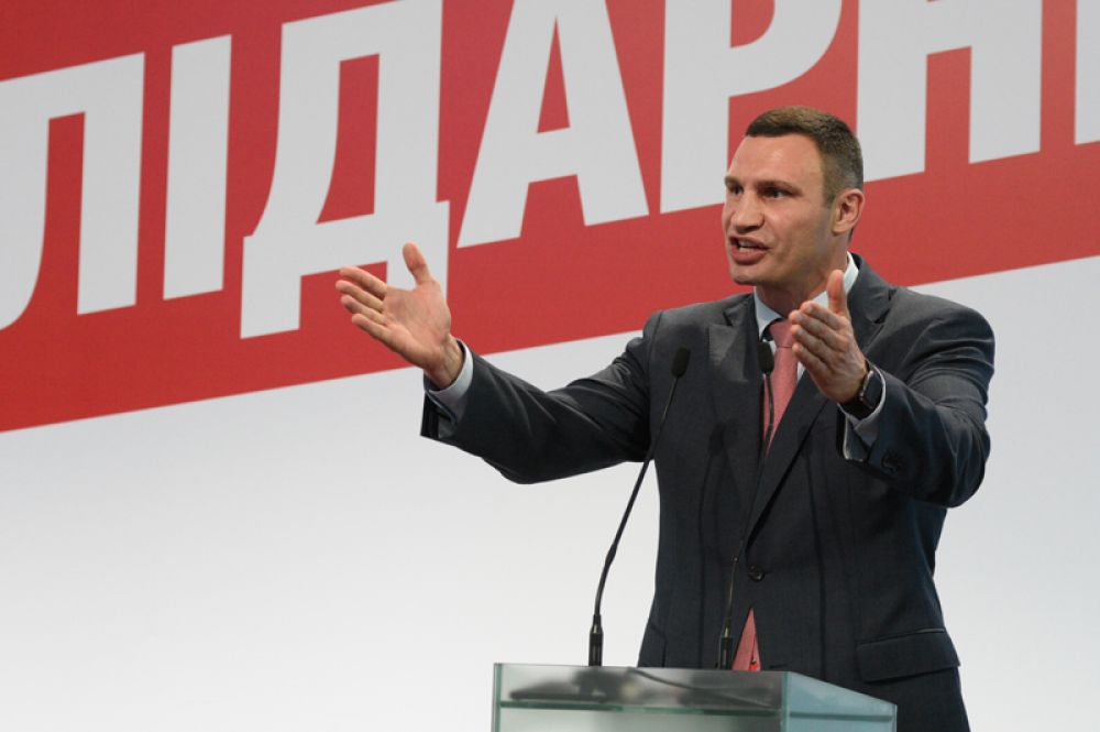 Боксер-профессионал, выступавший в тяжелой весовой категории, Виталий Кличко с 2014 года занимает пост Киевского городского главы.