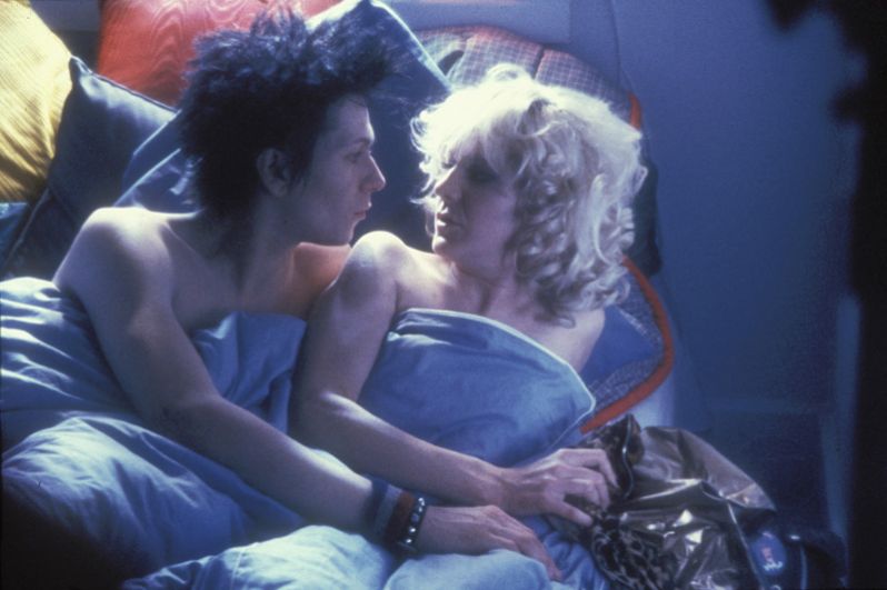 В 1986 году Олдмен сыграл в легендарном фильме «Сиди Нэнси» про экспрессивного басиста группы Sex Pistols. Роль в этом фильме проложила актеру путь в Голливуд. 