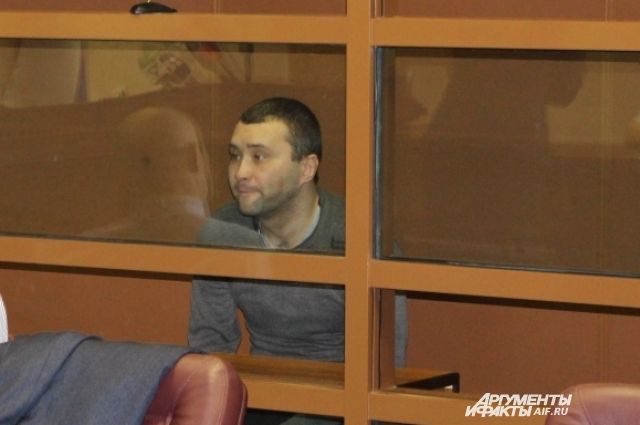 Юрий Тиунов на скамье подсудимых.