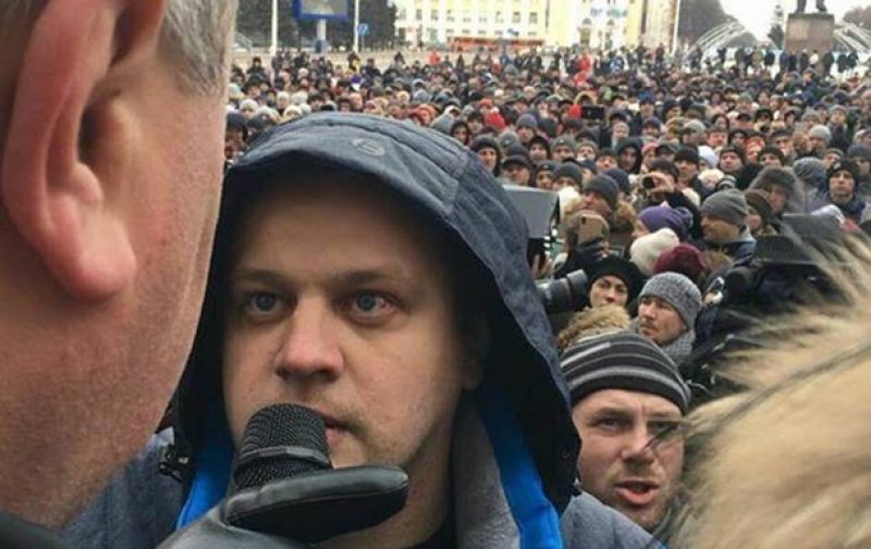 Так, губернатор области - Тулеев, по словам людей,