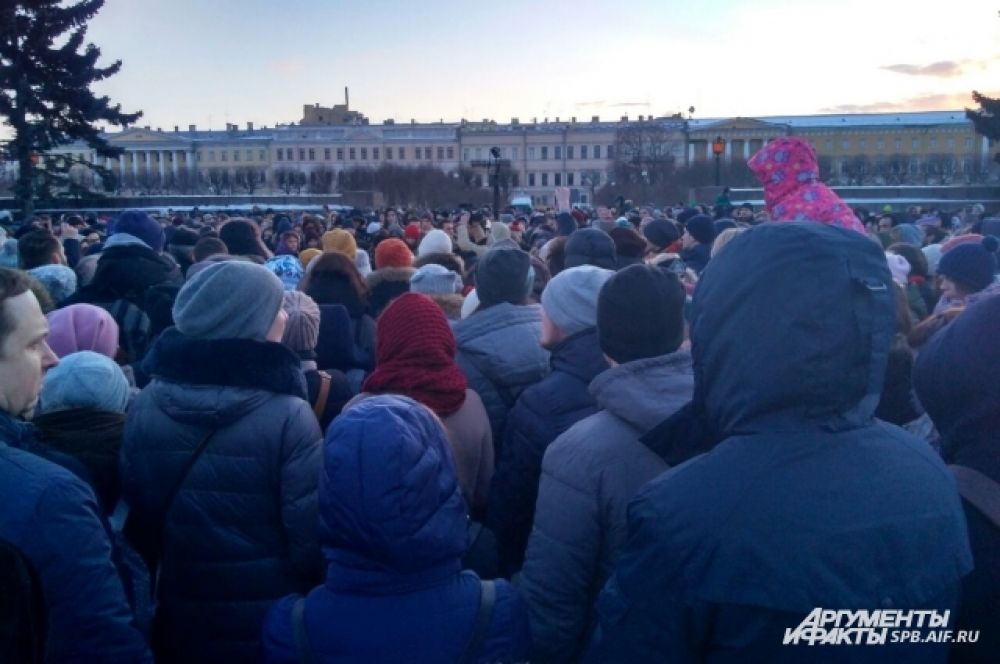 Одна из акций памяти состоялась на Марсовом поле.
