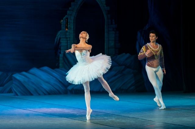 На конкурсе балерина исполнила несколько вариации из классических произведений.