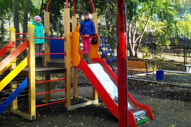 Благодаря инциативе и творческой фантазии школьников на шести территориях Челябинской области в прошлом году появились новые спортивные площадки, Сквер здоровья и даже «Зелёный класс». 