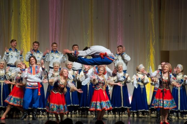 Омский русский народный хор хорошо известен за пределами региона. 