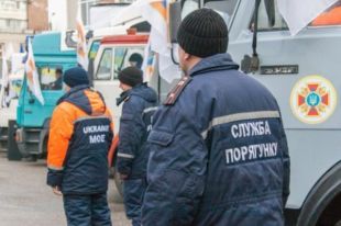 В Украине спасатели готовы применить силу для проверки торговых центров