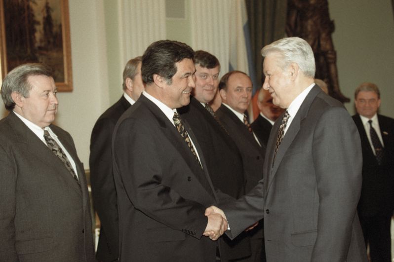 Губернатор Кемеровской области Аман Тулеев и президент РФ Борис Ельцин перед встречей в Кремле. 1998 год.
