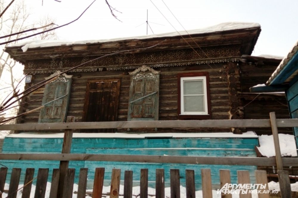 Старые дома в Николаевке.