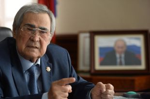 Аман Тулеев.