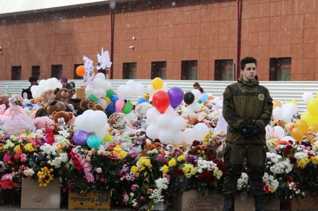 В мэрии Кемерова рассказали о судьбе мемориала возле «Зимней Вишни».