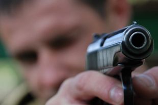 В Николаеве два адвоката устроили на автостоянке перестрелку: оба ранены