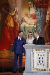 Президент РФ Владимир Путин и председатель правительства РФ Дмитрий Медведев с супругой Светланой на пасхальном богослужении в Храме Христа Спасителя.