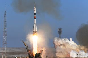 Пуск ракеты-носителя «Союз-ФГ» с транспортным пилотируемым кораблем «Союз МС-07» с космодрома «Байконур».
