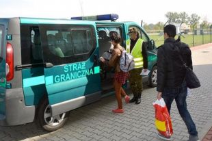Украинка и поляки подделывали гражданам Украины бумаги для работы в Польше
