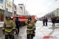 В Кемерове арестовали пожарного, обвиняемого в халатности при тушении ТЦ.