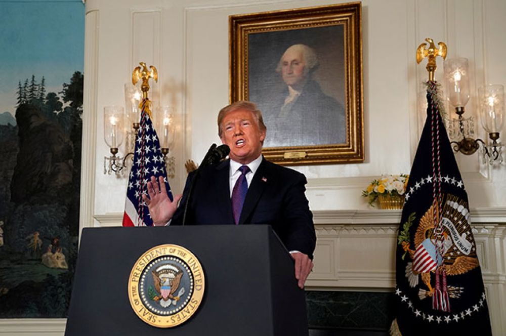 Президент США Дональд Трамп объявляет о начале военной операции против Сирии.