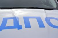 Разрыв шины: в Соль-Илецком округе Chevrolet врезался в автобус.