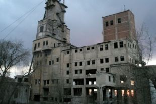 Под Енакиево в целях «экономии» затапливают радиоактивную шахту