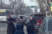 В Херсоне водитель избил пешеходов, которые переходили дорогу