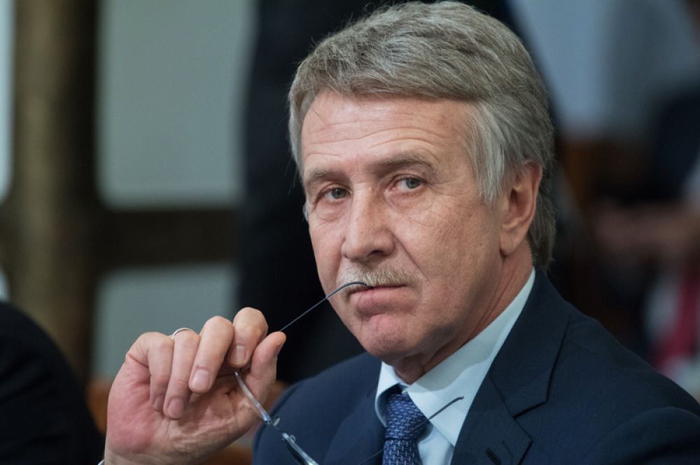 Лидер прошлого года, глава правления «Новатэка» Леонид Михельсон спустился на третье место. Его состояние оценивается в 18 млрд долларов.