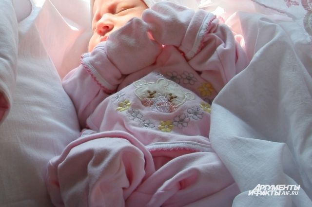 В Нижнем Новгороде женщина оставила умирать новорожденную дочь в подъезде.