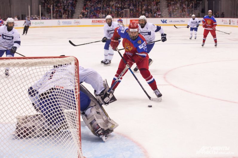 Российские хоккеисты забросили семь шайб