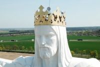 В Польше огромная статуя Иисуса Христа «раздает» интернет