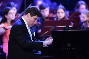 Пианист Денис Мацуев.