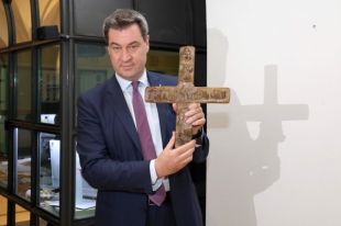 В немецкой Баварии на административных зданиях появятся кресты