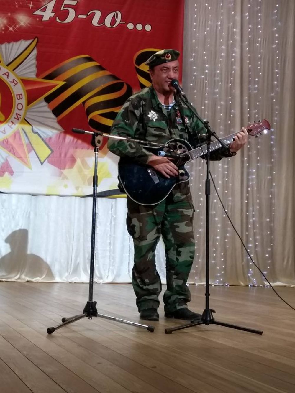 Автор-исполнитель Зинур Миналиев.