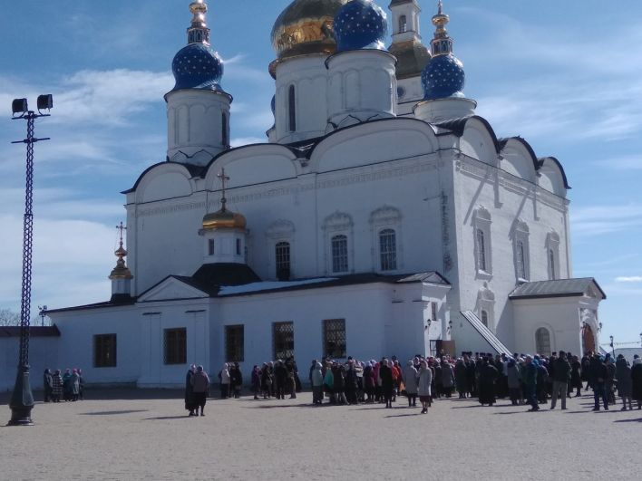 Ранее в Тобольске прошел крестный ход в честь 100-летия со дня, как Романовых вывезли из Тобольска в Екатеринбург