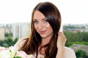 Наталья многодетная мама, воспитывает четырёх малышей и учит моделингу пермских девчонок.