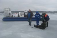На озере Большом пять рыбаков провалились под лёд