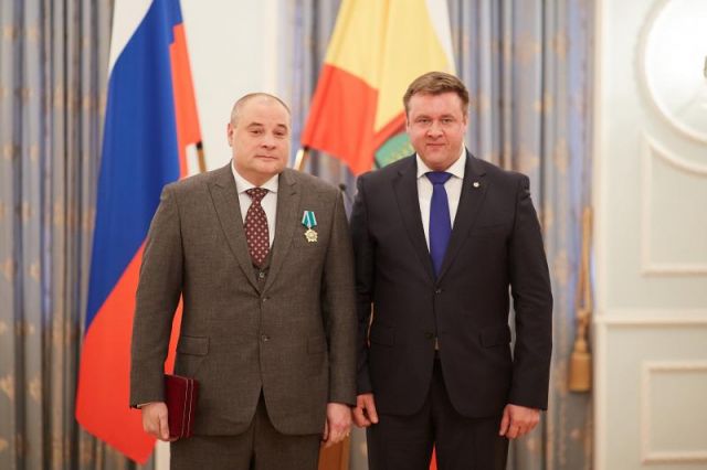 Игорь Греков (слева) заработал больше 80 миллионов рублей. Это в 15 раз больше дохода губернатора.