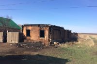 В Октябрьском районе из-за короткого замыкания на пожаре погибли две сестры.