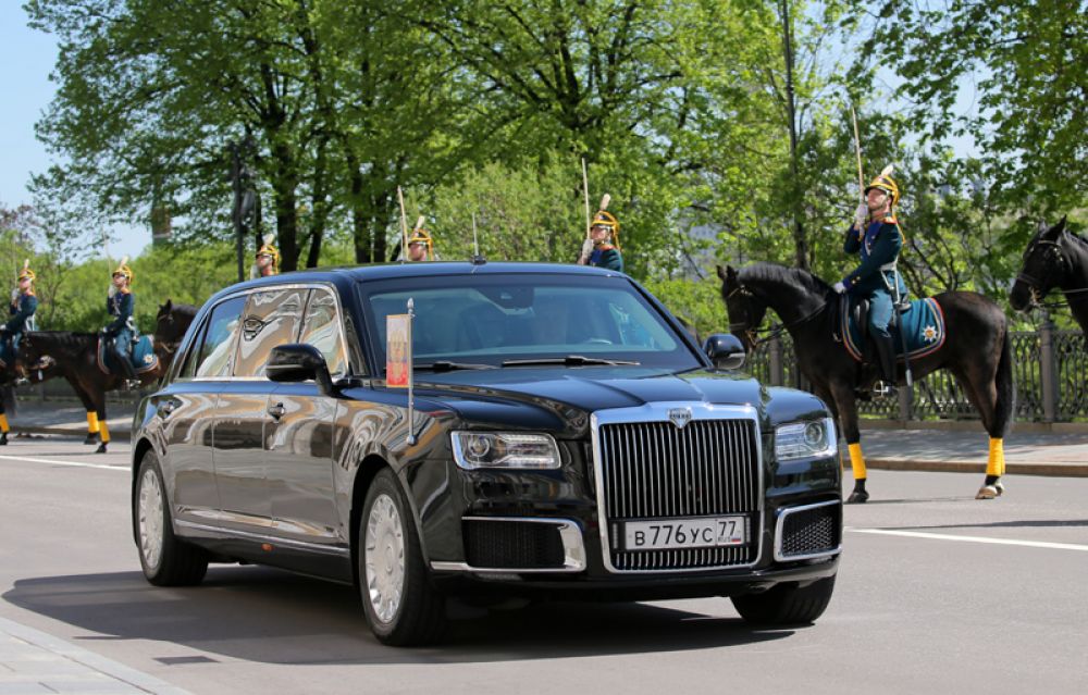 Автомобиль Aurus кортежа президента РФ.
