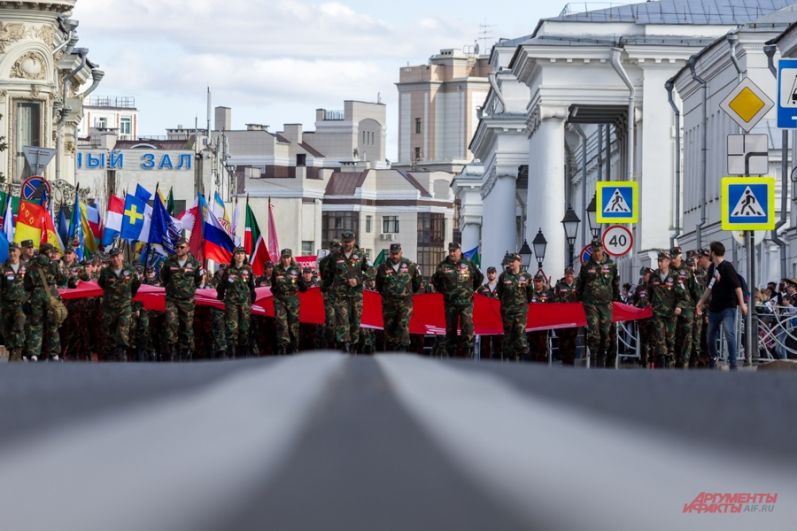 В Татарстане в шествиях Бессмертного полка участвовали 353 тысячи человек.