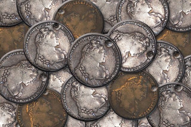 Монеты 19 века украли из магазина.