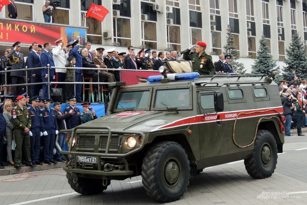 Армейский бронированный многоцелевой автомобиль «Тигр».