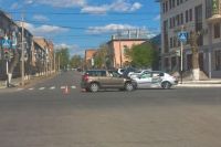 В Оренбурге в ДТП с Renault и Skoda пострадали два ребенка.