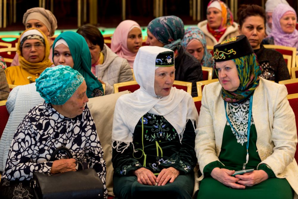 Ассортимент современной женской одежды для мусульманок
