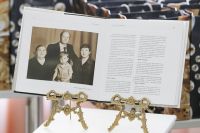 В книге Светланы Федотовой много замечательных фотографий из семейного архива и тёплых воспоминаний людей, которые хорошо знали легендарного нефтяника.