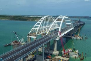 Открыто автомобильное движение по мосту через Керченский пролив