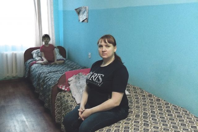 Юлия Валтышева второй месяц вынуждена жить в кризисном центре.