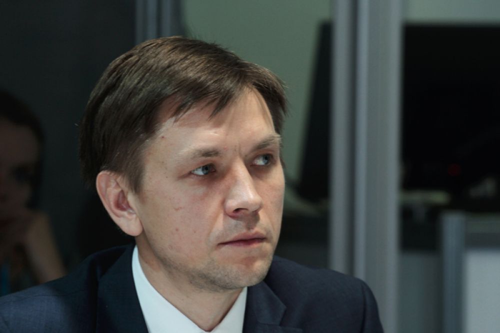 Министром цифрового развития, связи и массовых коммуникаций РФ стал руководитель Аналитического центра при правительстве РФ Константин Носков, он заменит Николая Никифорова.