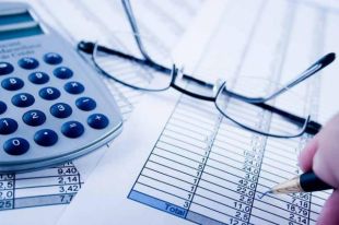 Экономисты предложили, чтобы работающие украинцы сами платили налоги
