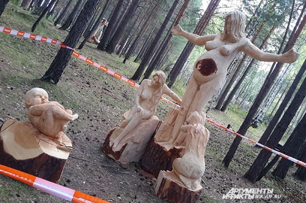 Также много работ было посвящено материнской любви.